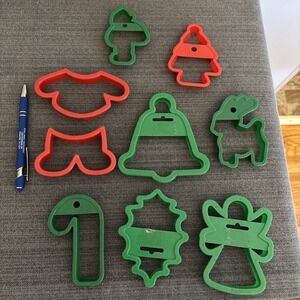 Lot Of 8 Plastic Christmas Holiday Cookie Treat Cutters Bell Angel Holly Santa +
